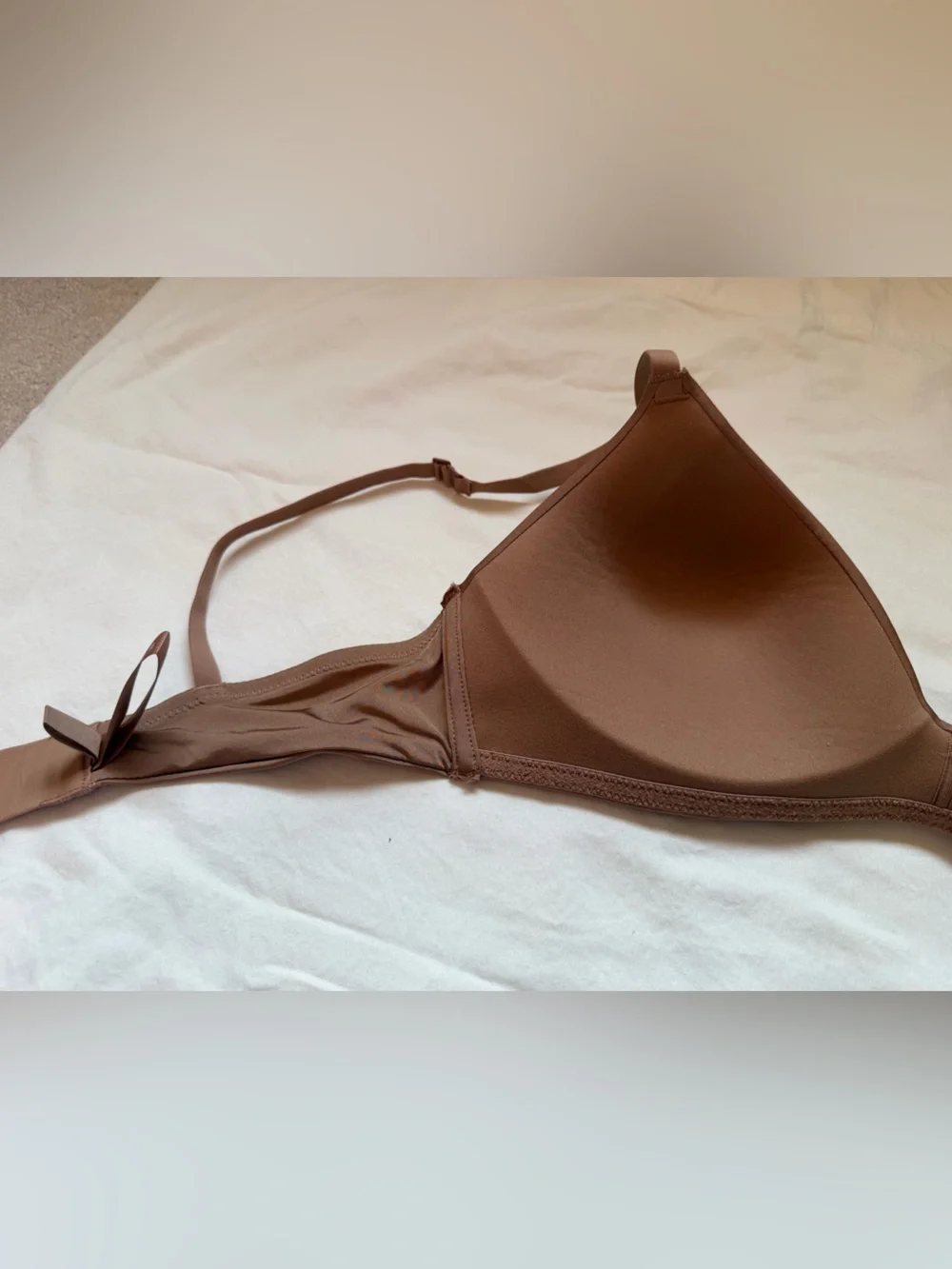 SKIMS Wireless T-Shirt Bra 36B Brown Nude Lightly Lined Adjustable Straps